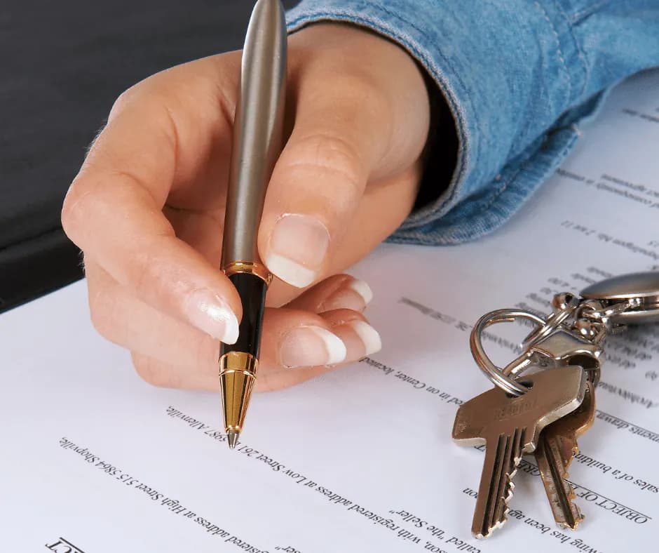 sign lease contract - Croskey Real Estate