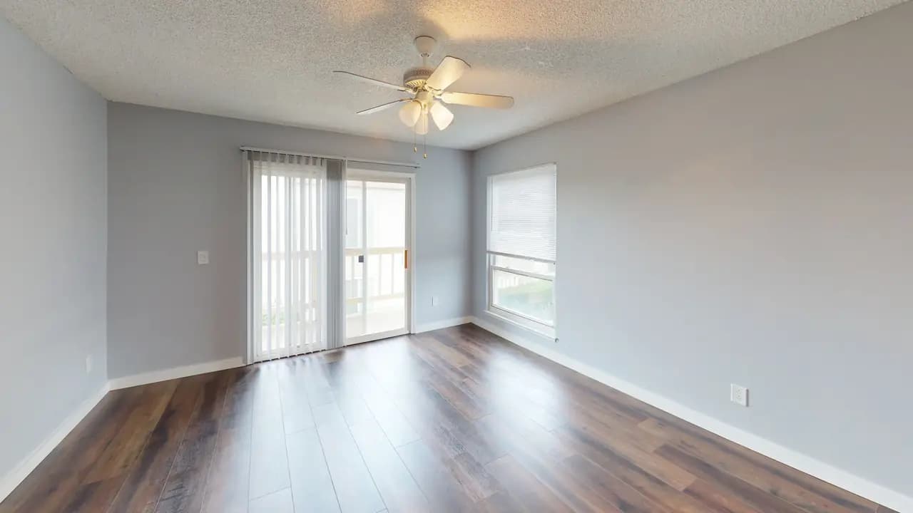 1229 Marina Cir, photo 3