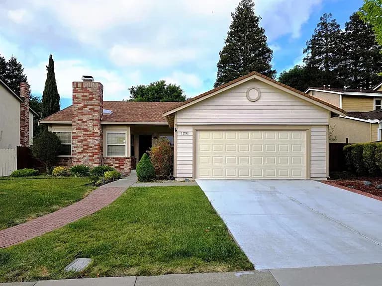 1231 Hercules Ave, photo 1