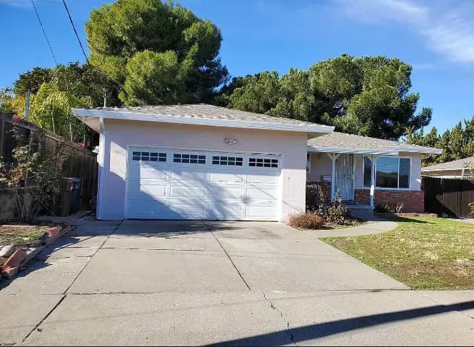 2240 Arata Way, photo 1