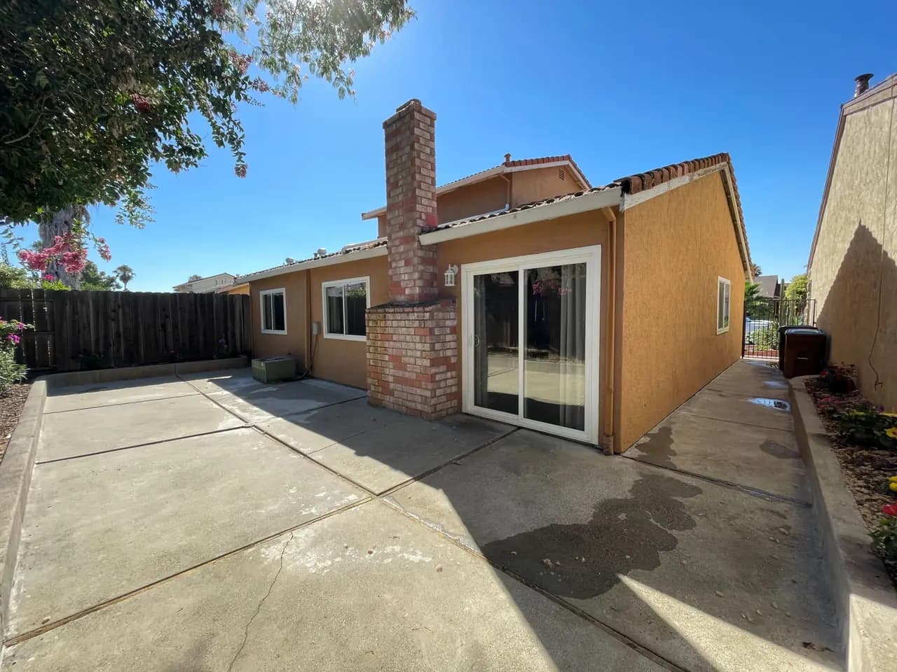 2348 Cypress St, photo 3