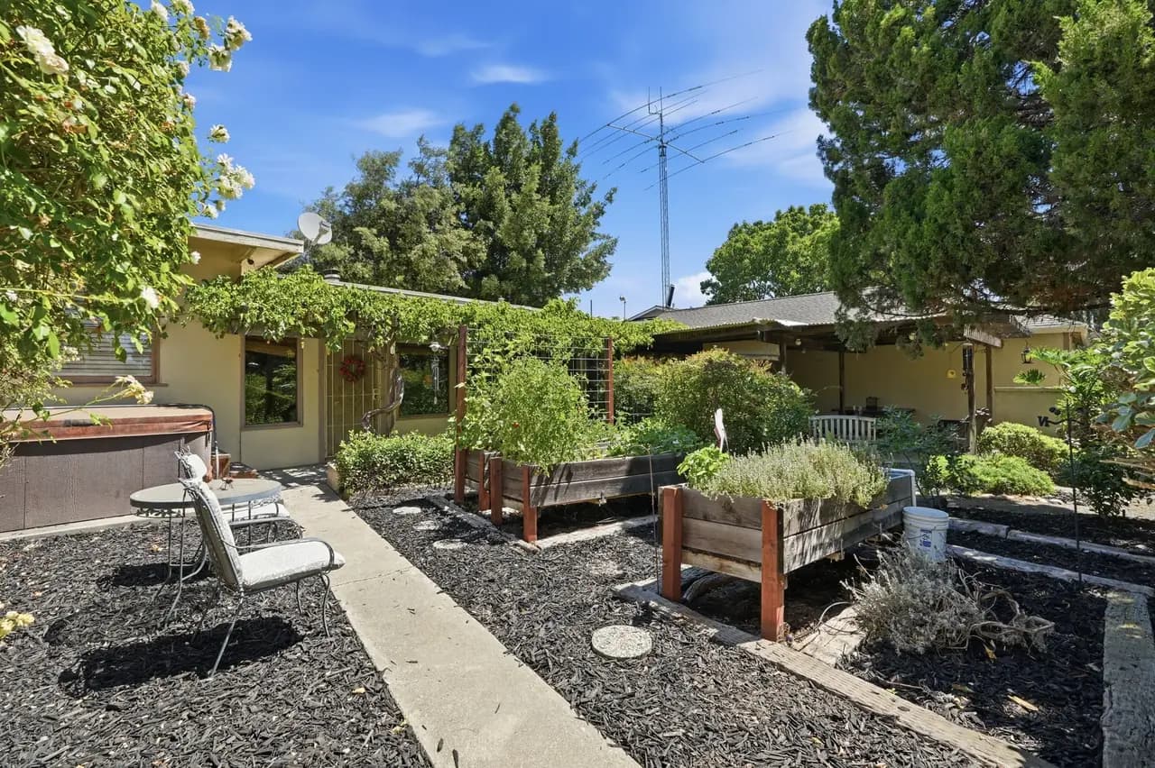 407 Harlow Dr, photo 8