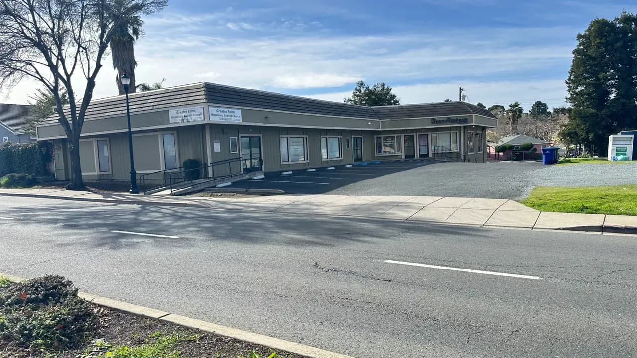 4150 Railroad Ave, photo 1