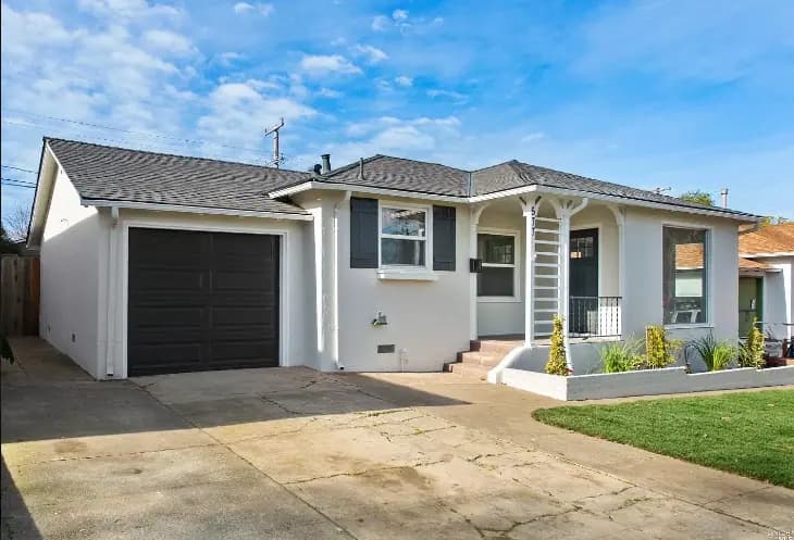 577 Laurel Street, photo 1