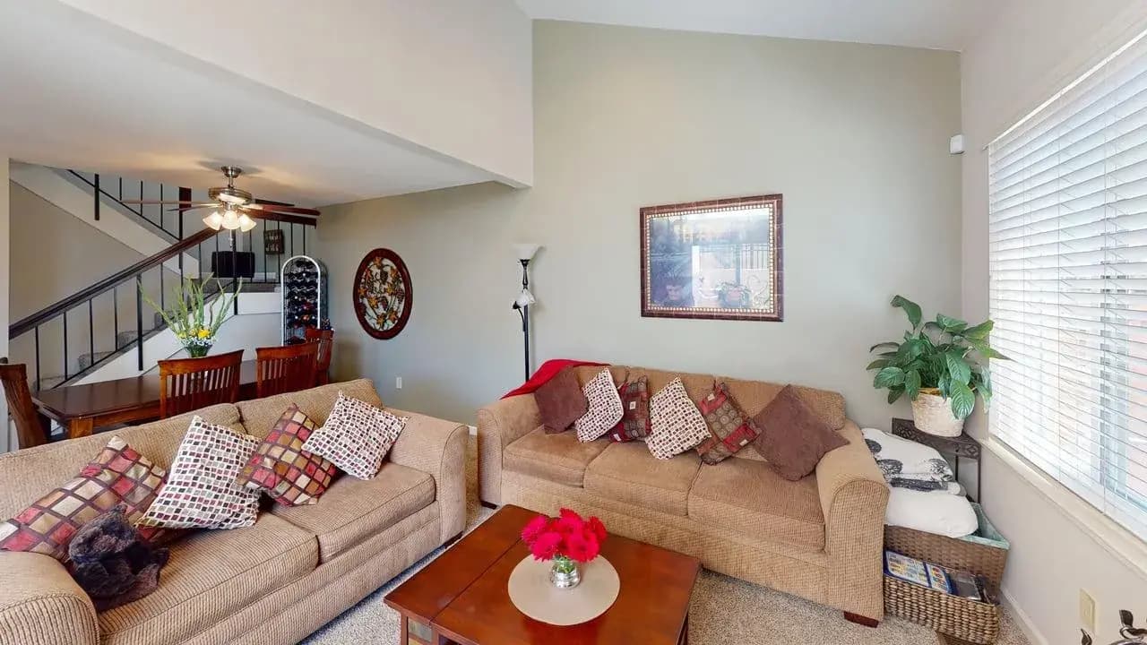 9 Aquamarine Ct, photo 2