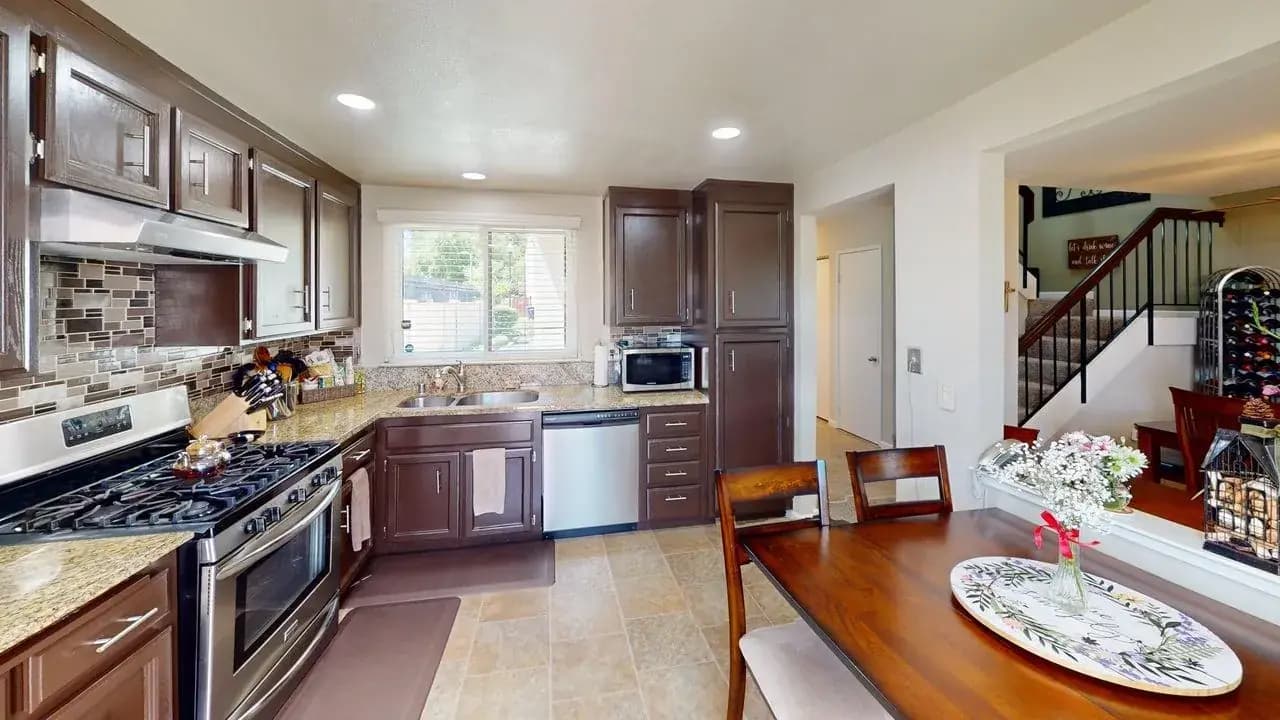 9 Aquamarine Ct, photo 4