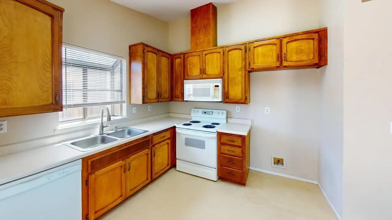 2825 Cashew St, photo 8