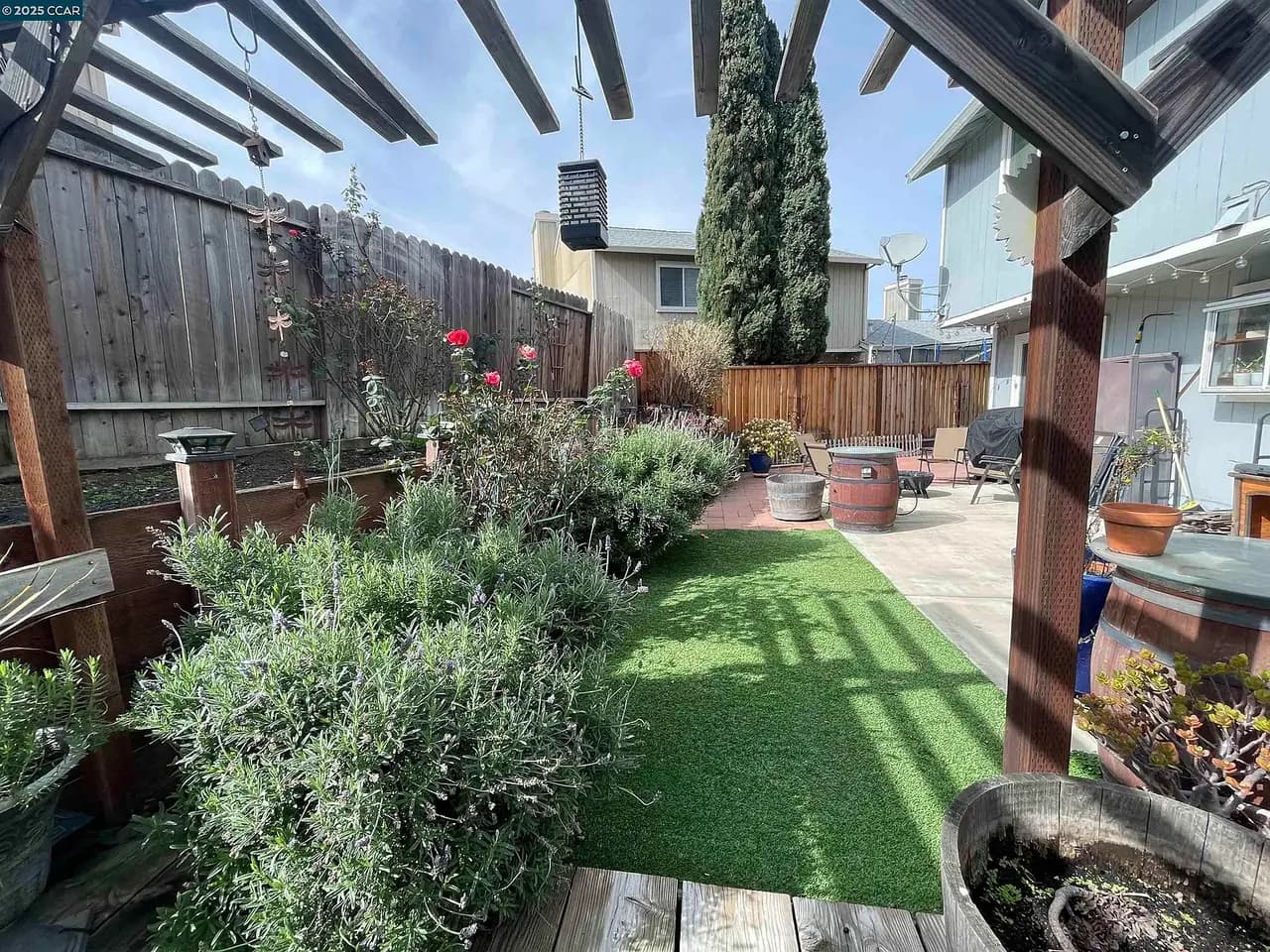 837 Oakwood Way, photo 1