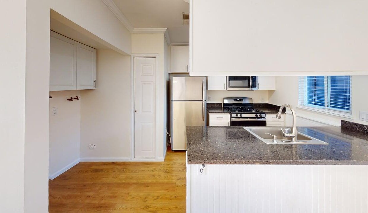 26-El-Capitan-Ln-Kitchen